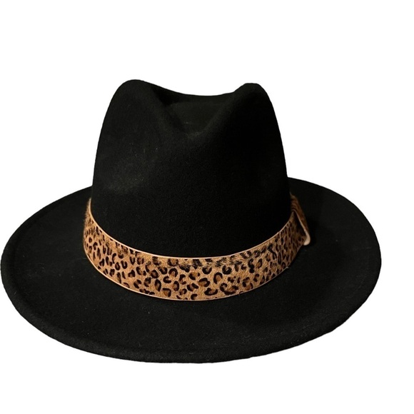 One 24 Rags Women’s Black with Leopard Trim Hat - Picture 2 of 7